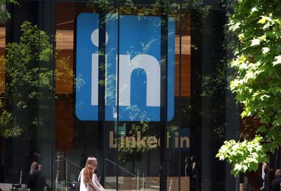 LinkedIn is uniquely positioned to benefit from Twitter’s meltdown–and disgruntled X users are offering Microsoft a blueprint for social media supremacy