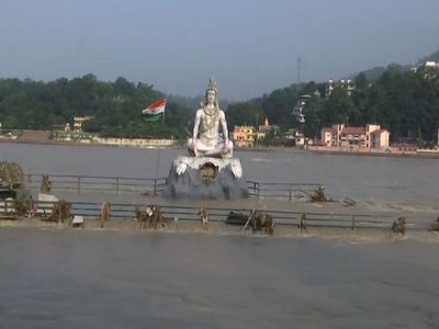 Uttarakhand: Water level of Ganga River reduced in Rishikesh