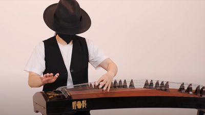 This Chinese zither cover of Michael Jackson’s Beat It comes complete with a rework of Eddie Van Halen’s epic guitar solo