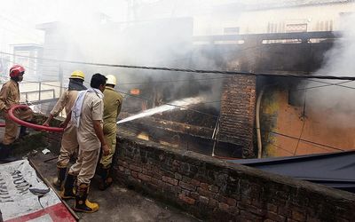 Fire breaks out in UP plywood factory, 3 injured