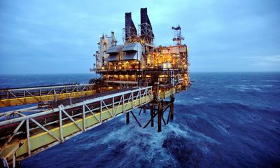 Scottish public spending deficit falls as oil revenues hit record high