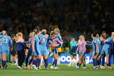 Royals lead cheers for Lionesses as they reach first World Cup final