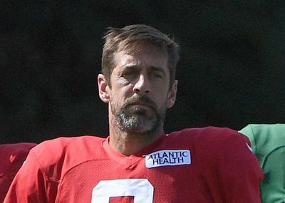 There’s 1 Jets problem with Aaron Rodgers’ grass-grabbing habit revealed on Hard Knocks