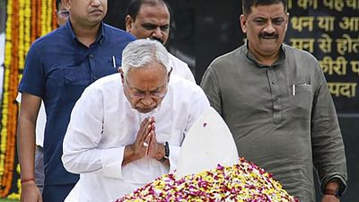 Nitish Kumar’s Delhi visit to Vajpayee’s memorial stirs up BJP leaders