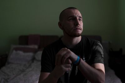 A camp teaches Ukrainian soldiers who were blinded in combat to navigate the world again