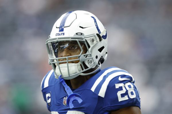 Austin Ekeler weighs in on Jonathan Taylor's status with the Colts