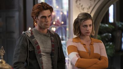 After Riverdale's Penultimate Episode Explained (Almost) Everything For The '50s, I'm Still Confused About Betty And Archie