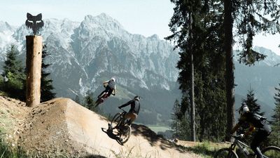 Post your best mountain bike pictures and win a €500 voucher with Fox Racing