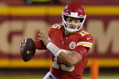 Chiefs QB Patrick Mahomes eager to utilize quarterback sneaks in short-yardage situations