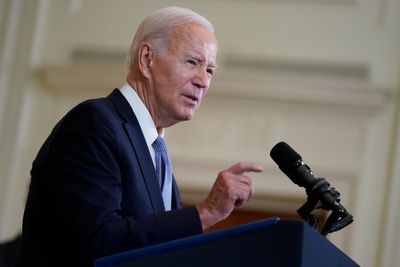 Biden’s approval rating on the economy stagnates despite slowing inflation, AP-NORC poll shows