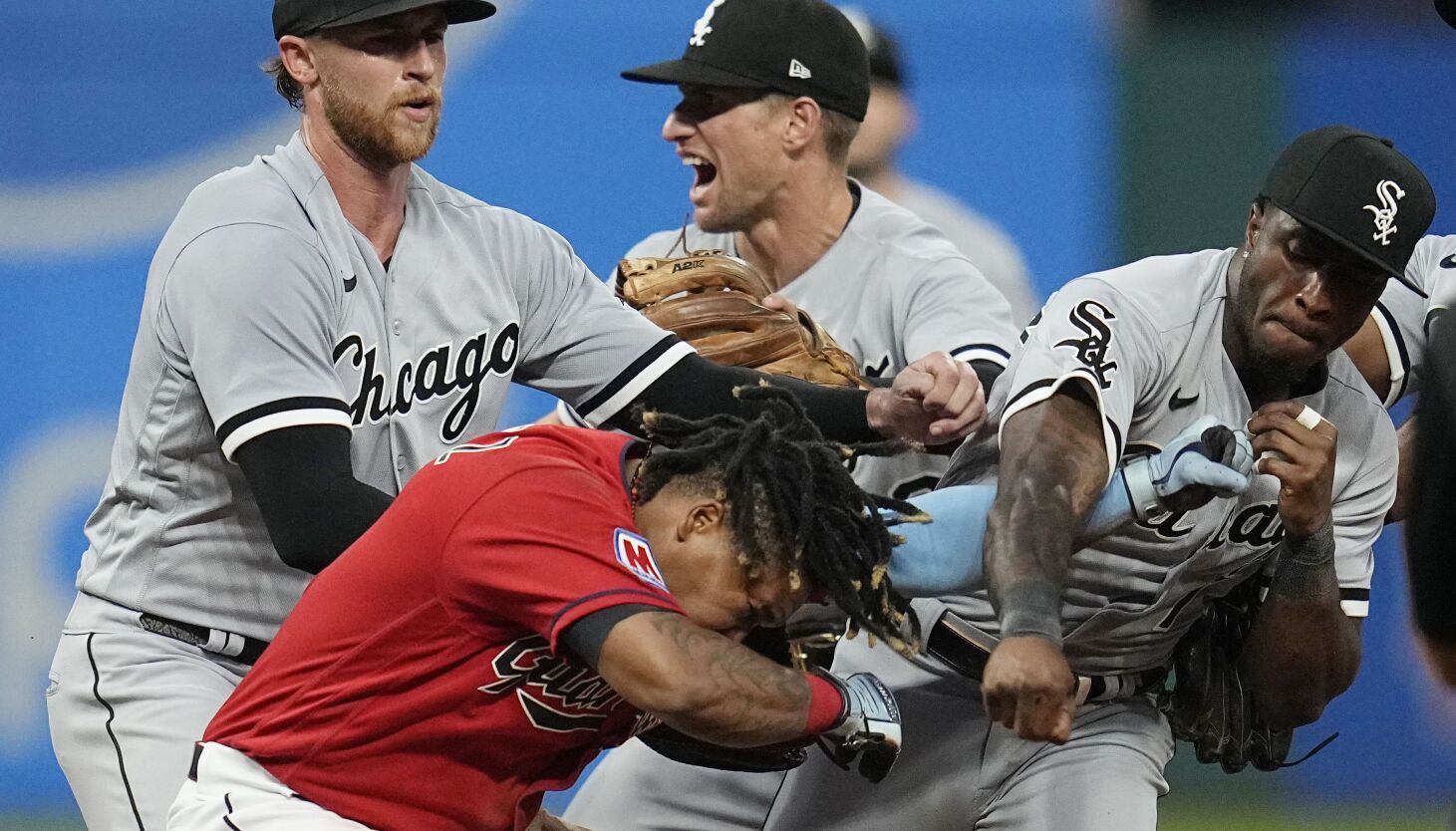 Lance Lynn finishes strong after bad start, White Sox score 6 in third to  gain series split - Chicago Sun-Times