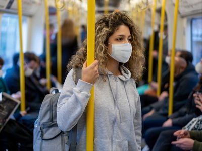 Should we wear masks again? Here’s what experts have to say