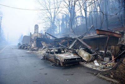 Victims of deadly 2016 Tennessee fire will have another chance to pursue lawsuits