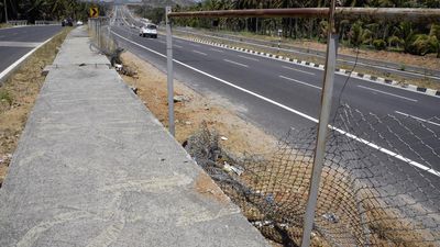 Theft of fence poses new challenge on Bengaluru-Mysuru access controlled highway