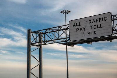 Texas drivers vexed by toll road payment problems got little relief from state lawmakers
