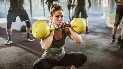 Double kettlebell front squat: How to do it and the benefits for building strength