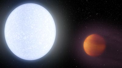 Bizarre 'failed star' the size of Jupiter is 2,000 degrees hotter than the sun