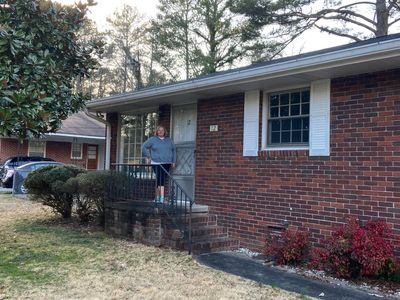 This 51-year-old renter with stage-3 breast cancer thought she’d ‘go to her grave’ without owning a home. That was until she found Divvy Homes' rent-to-own program