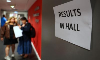 Record number of UK school leavers gain university places through clearing
