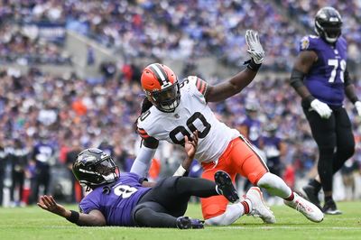 Ravens to sign edge rusher Jadeveon Clowney