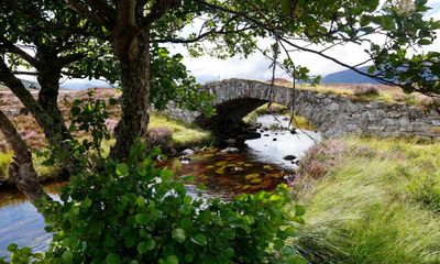 Highlands stone bridge becomes symbol of Scottish land reform battle