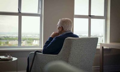 People who live alone at risk of cognitive decline: Study