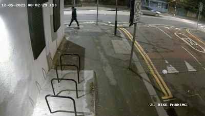 Hunt underway for attacker after boy, 17, attacked in Leyton