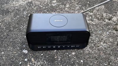 Groov-E Zeus DAB/FM radio clock review: Reliable and feature-packed yet dull