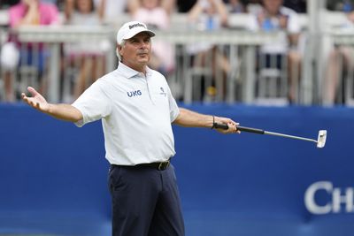 Fred Couples is again at ease with Steve Flesch’s son as his caddie