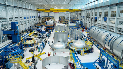 See Blue Origin's New Glenn rocket come together at Florida space coast factory (photo)