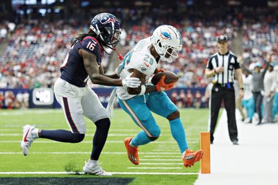 Skylar Thompson throws 3 TDs to lead Dolphins past Texans 28-3