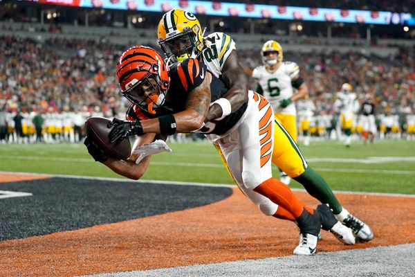 Bengals need emergency CB trade after Chidobe Awuzie injury