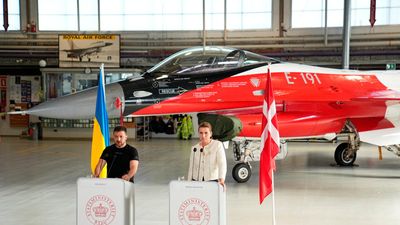 Zelensky hails ‘historic’ decision to give Ukraine F-16 jets