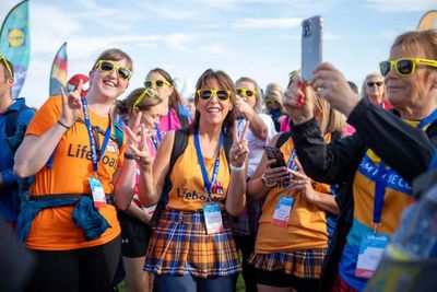 Dundee covered with tartan as thousands stride out for Kiltwalk