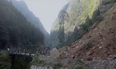 Uttarakhand: Road near Tayya Pul Govindghat on Badrinath NH blocked due to debris pile-up