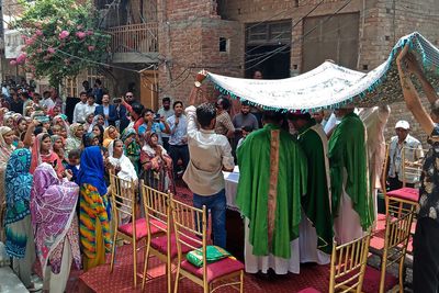 Pakistani Christians hold Sunday services at desecrated churches