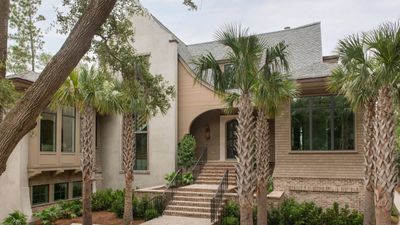 The color game – and how I balance a home’s façade and interior decor with nature