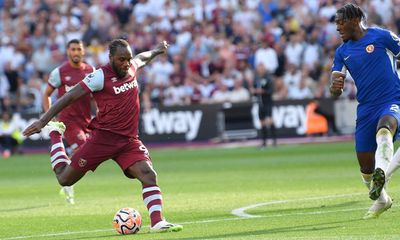 Antonio and Paquetá down Chelsea to give 10-man West Ham victory