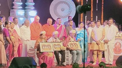 Pursue art with devotion: Folk personality