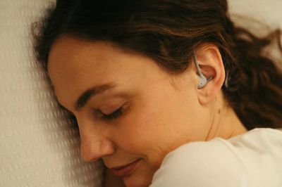 Best headphones and earbuds for sleeping that have noise blocking features