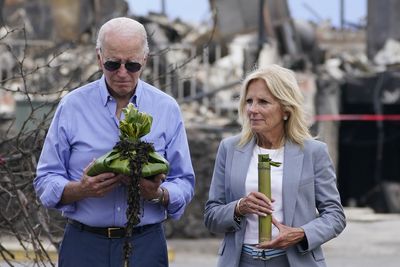 US President Biden tours aftermath of deadly Maui fires, visits Lahaina