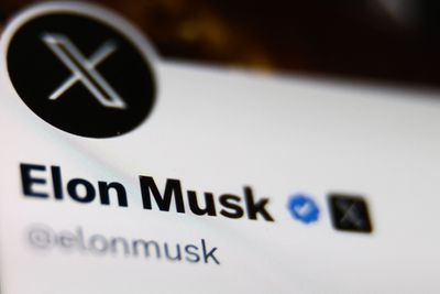 Glitch On Musk’s X Temporarily Wipes Out Iconic Internet Images