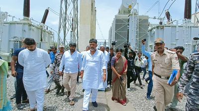 Deputy Chief Minister D.K. Shivakumar unhappy with progress in Yettinahole project works