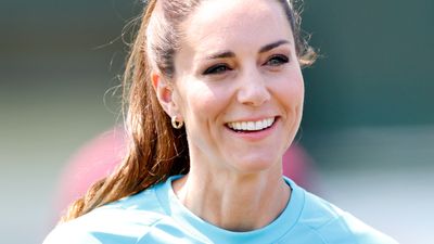 Kate Middleton's fresh white workout shoes from LuLulemon are perfect for any gym outfit