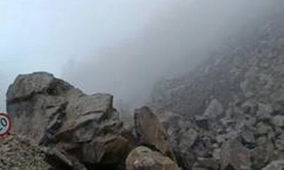 Uttarakhand: Traffic movement suspended on Rishikesh-Chamba NH to clear boulders