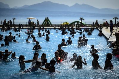 Swiss police warn that heat wave raises danger of falling ice, rock in the Alps