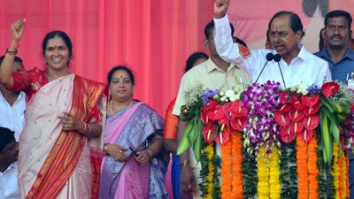 Do not trust cheats, KCR tells people as he kicks off election campaign