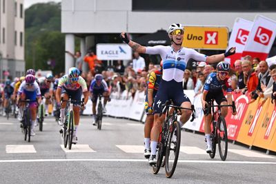 Tour of Scandinavia: Lorena Wiebes catches Cecilie Uttrup Ludwig on the line to win stage 1