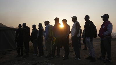 Voting extended in Zimbabwe election after 'disproportionate' delays in opposition strongholds