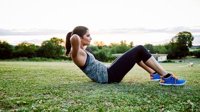 Strengthen your abs in just 12 minutes using these four moves